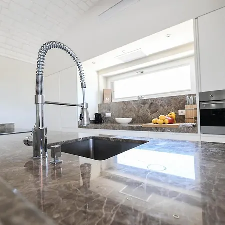 Antares Con Piscina فيلة