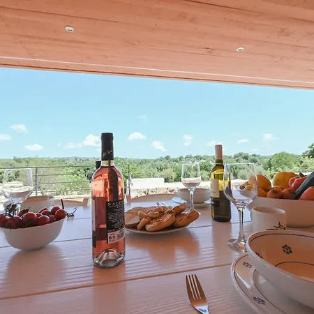 Antares Con Piscina فيلة أوستوني