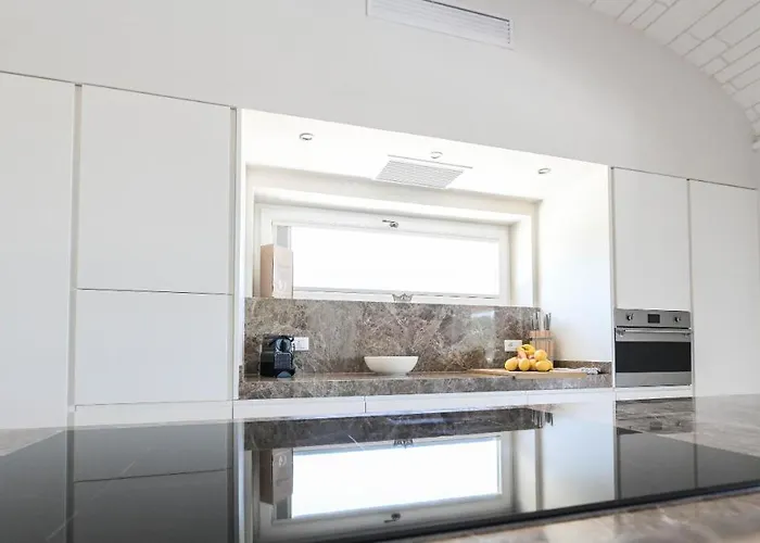 Antares Con Piscina Ostuni
